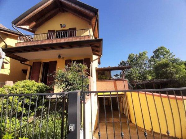 casa indipendente in vendita a Calvenzano