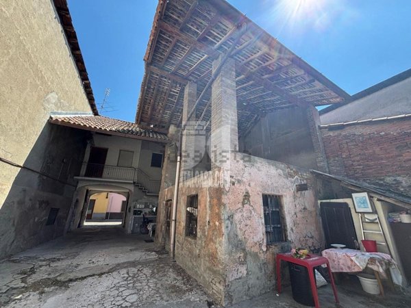 casa indipendente in vendita a Calvenzano