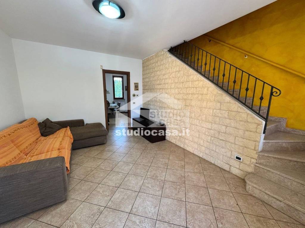 casa indipendente in vendita a Calvenzano