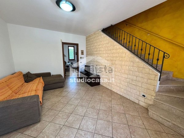 casa indipendente in vendita a Calvenzano