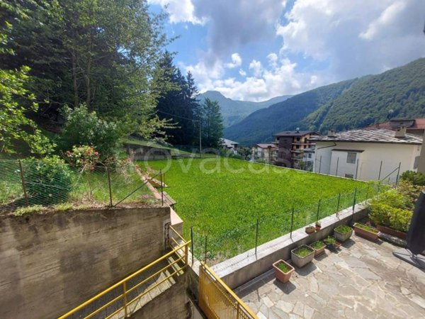 appartamento in vendita ad Ala di Stura in zona Pian del Tetto