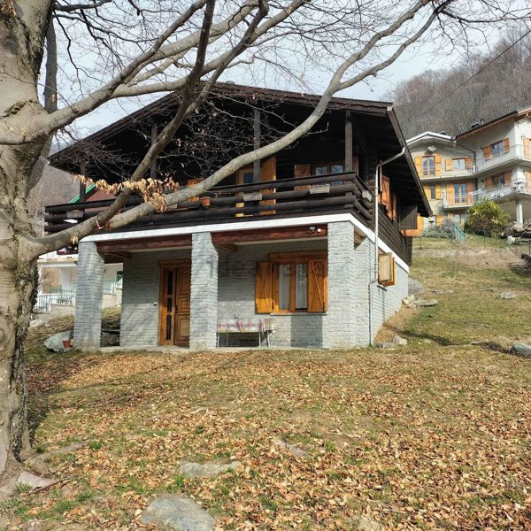 casa indipendente in vendita ad Ala di Stura in zona Cresto