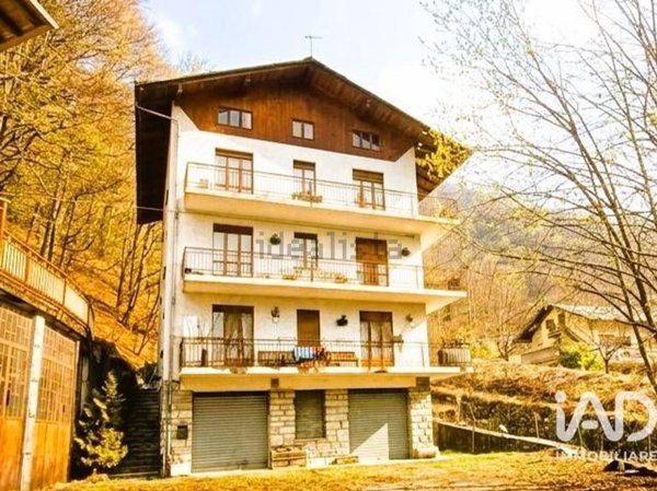 casa indipendente in vendita ad Ala di Stura in zona Cresto