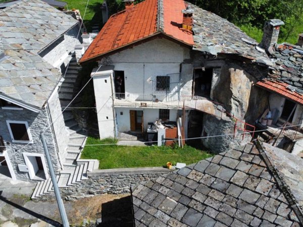 casa indipendente in vendita ad Ala di Stura in zona Martassina
