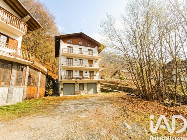casa indipendente in vendita ad Ala di Stura in zona Cresto