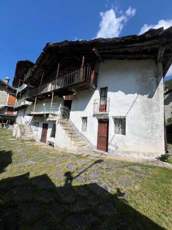 baita in vendita ad Ala di Stura in zona Mondrone