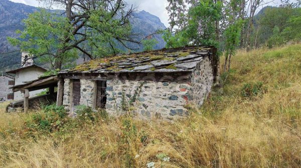 appartamento in vendita ad Ala di Stura in zona Mondrone