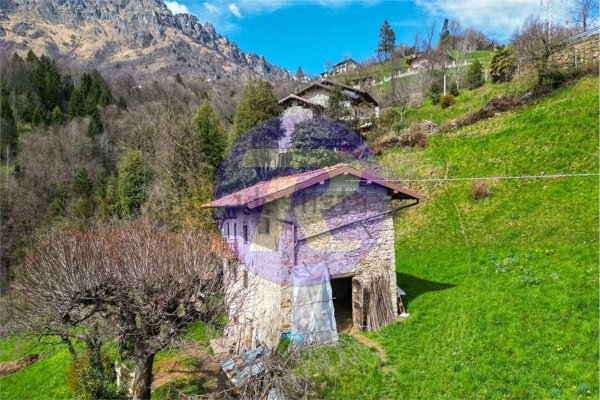 casale in vendita a Camerata Cornello