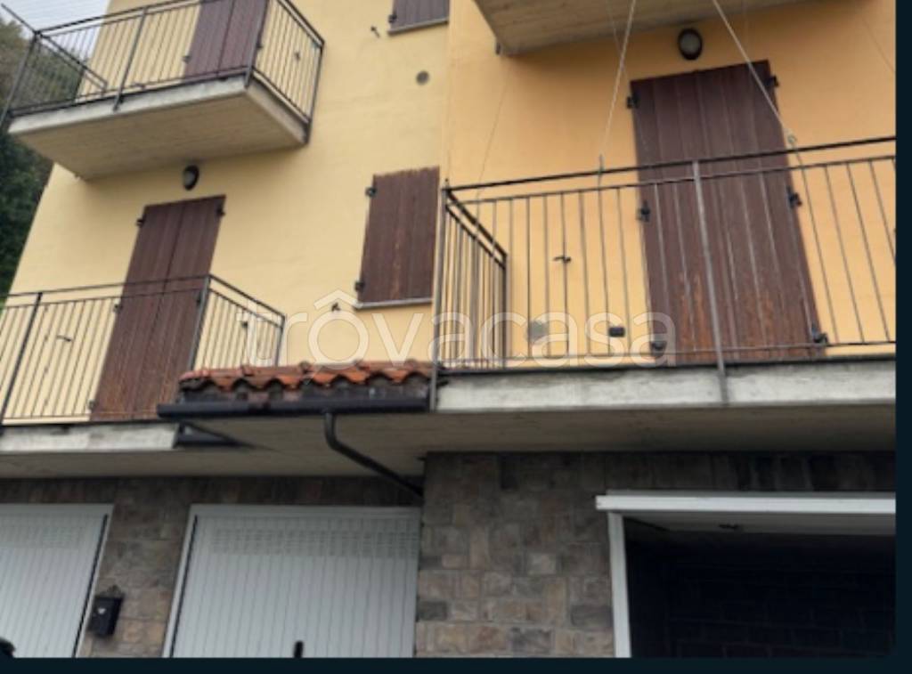 appartamento in vendita a Camerata Cornello
