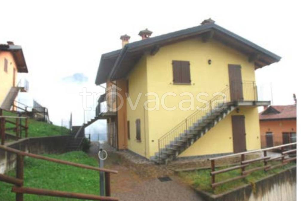 appartamento in vendita a Camerata Cornello