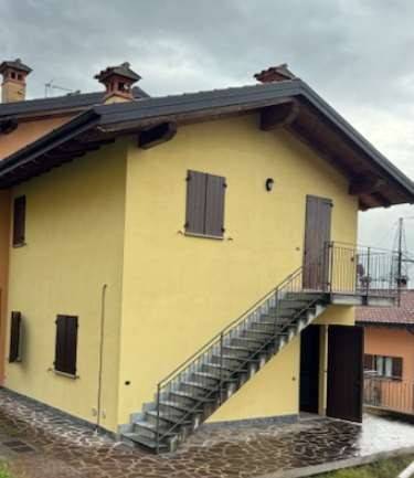 intera palazzina in vendita a Camerata Cornello
