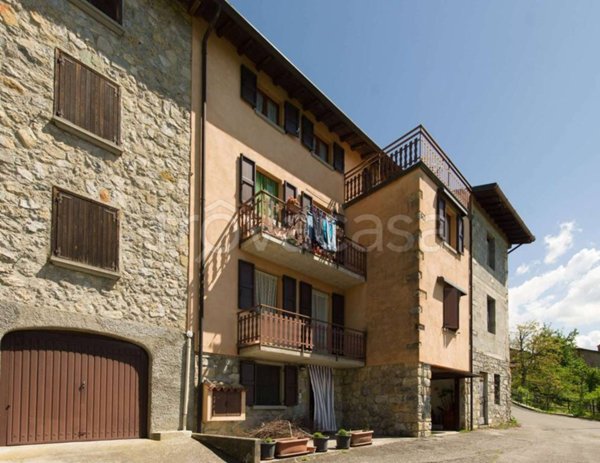 appartamento in vendita a Camerata Cornello