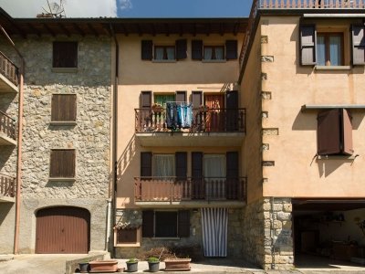 casa indipendente in vendita a Camerata Cornello