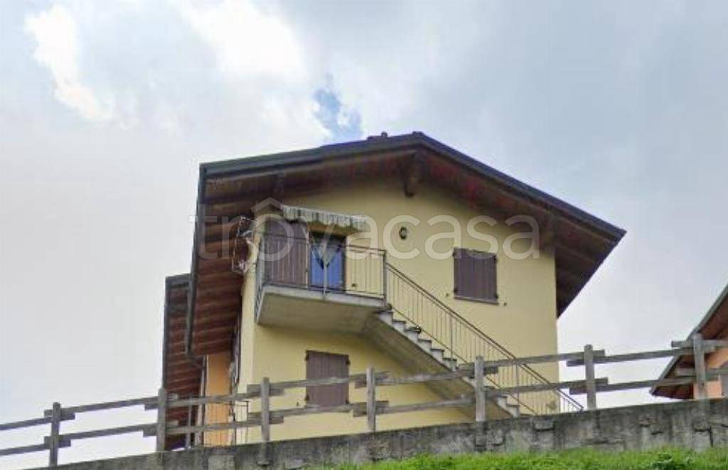 appartamento in vendita a Camerata Cornello