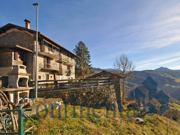 casa indipendente in vendita a Camerata Cornello