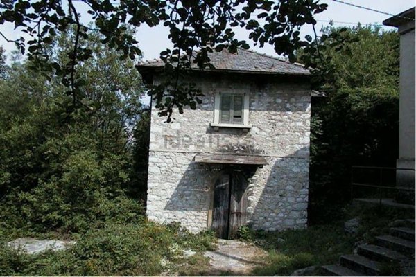 appartamento in vendita a Camerata Cornello