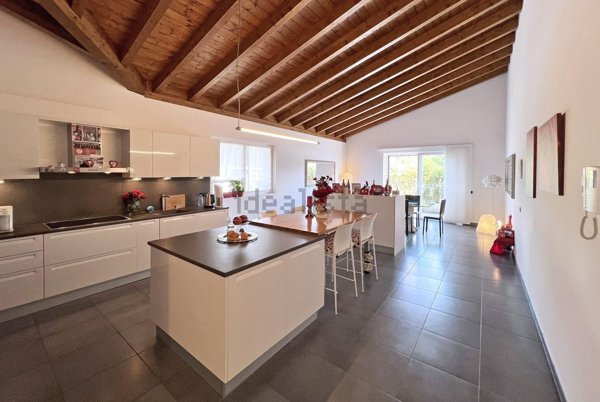 appartamento in vendita a Camerata Cornello