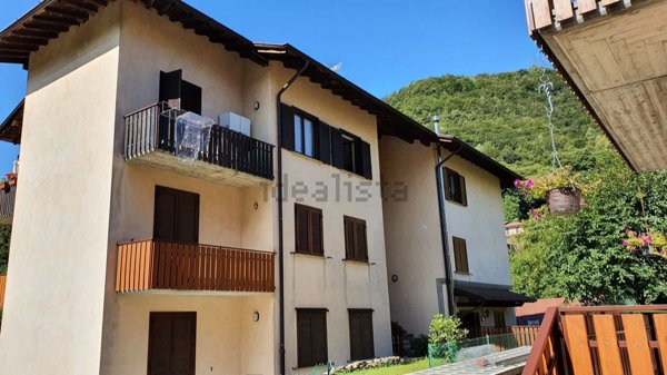 appartamento in vendita a Camerata Cornello