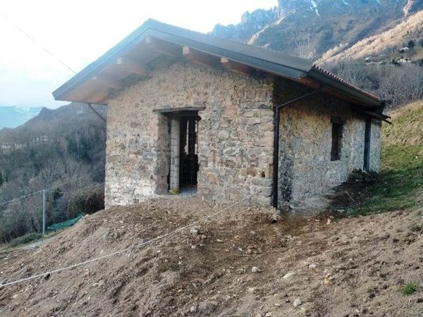 appartamento in vendita a Camerata Cornello