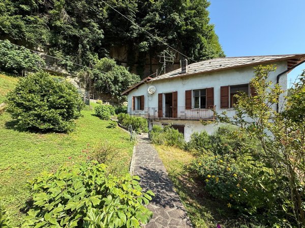 casa indipendente in vendita a Camerata Cornello