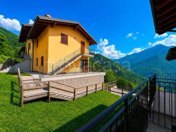 casa indipendente in vendita a Camerata Cornello in zona Bretto