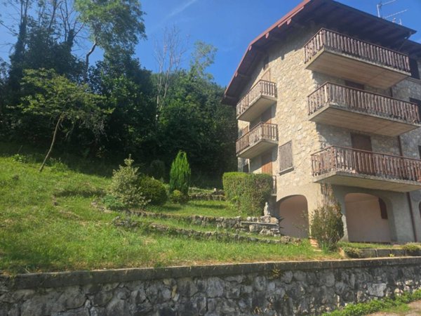 appartamento in vendita a Camerata Cornello in zona Brembella