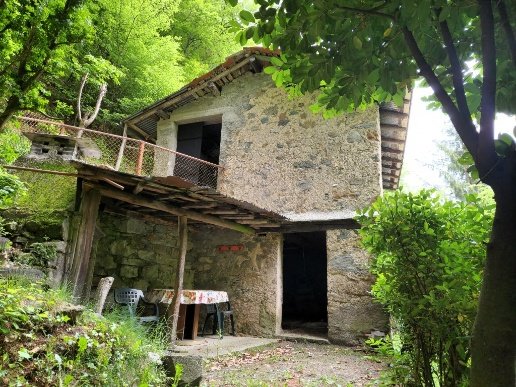 casale in vendita a Camerata Cornello