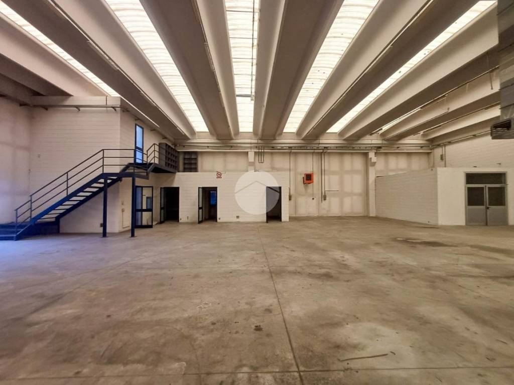 capannone in vendita a Canonica d'Adda