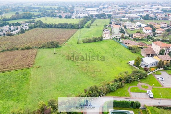 terreno edificabile in vendita a Canonica d'Adda