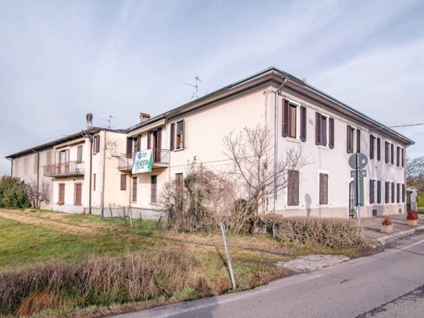 locale commerciale in vendita a Canonica d'Adda