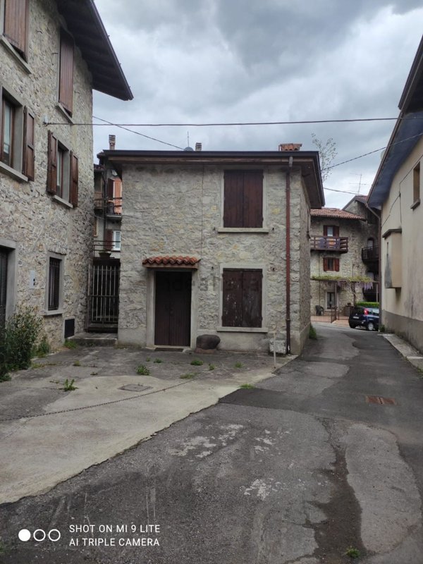 appartamento in vendita a Capizzone in zona Piazza