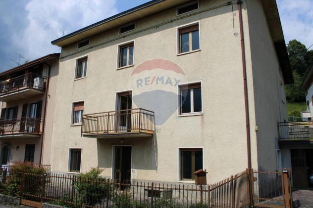 casa indipendente in vendita a Capizzone