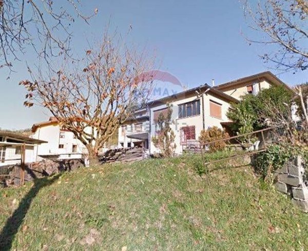casa indipendente in vendita a Capizzone