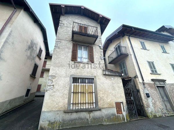 casa indipendente in vendita a Capizzone in zona Gallo