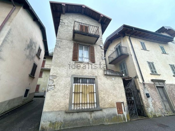 casa indipendente in vendita a Capizzone