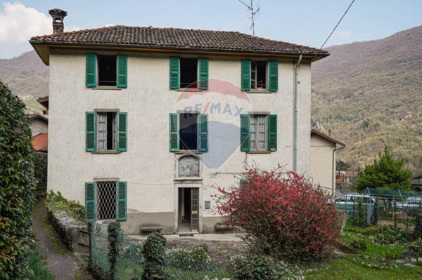 casa indipendente in vendita a Capizzone