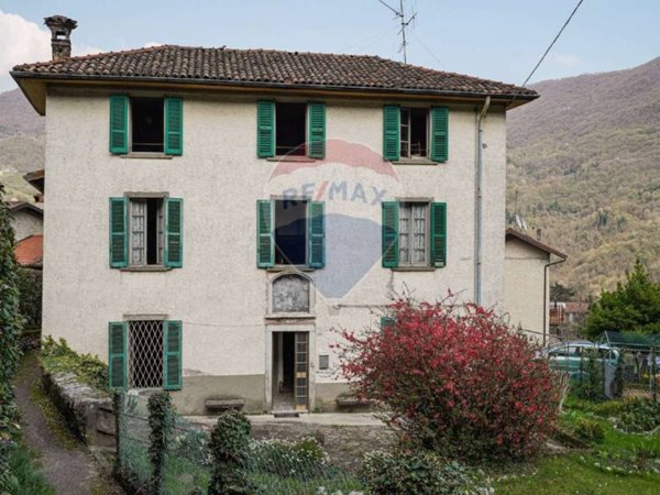 casa indipendente in vendita a Capizzone