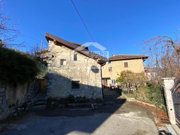 casa indipendente in vendita a Capizzone