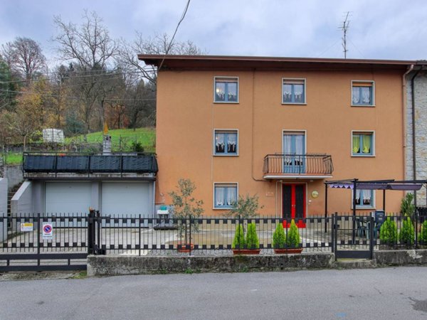 casa indipendente in vendita a Capizzone in zona Caroli