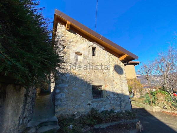 casa indipendente in vendita a Capizzone