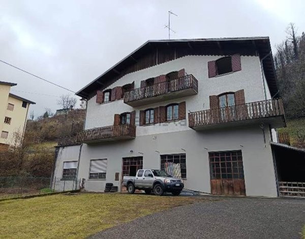 casa indipendente in vendita a Capizzone