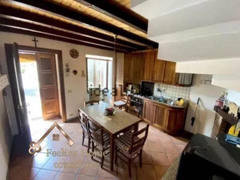 casa indipendente in vendita a Capizzone in zona La Grate