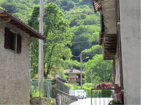 casa indipendente in vendita a Capizzone in zona Gallo