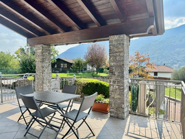 casa indipendente in vendita a Capizzone in zona Gallo