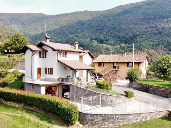 casa indipendente in vendita a Capizzone in zona Gallo