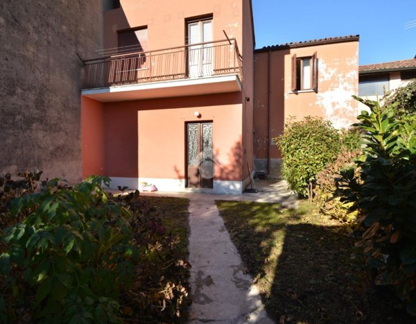 appartamento in vendita a Capriate San Gervasio in zona Capriate