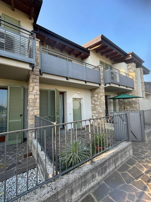 casa indipendente in vendita a Capriate San Gervasio