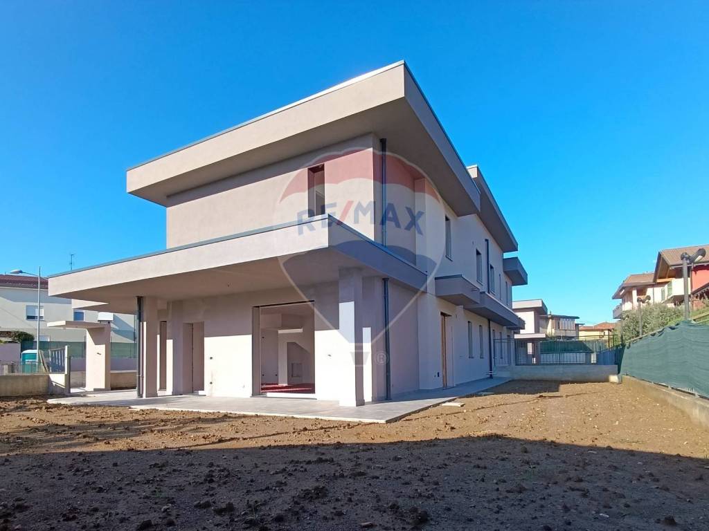casa indipendente in vendita a Capriate San Gervasio