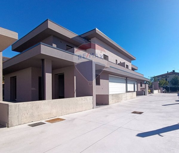 casa indipendente in vendita a Capriate San Gervasio
