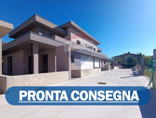 casa indipendente in vendita a Capriate San Gervasio